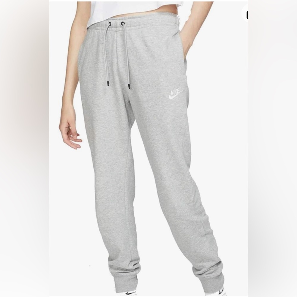 Nike Women's Sportswear Essential Fleece Pant (Size M)